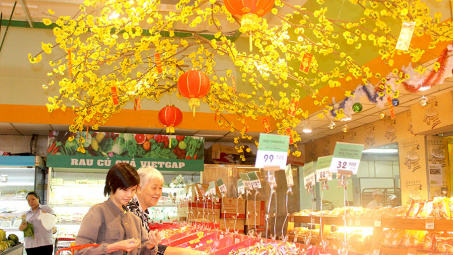 Bánh, kẹo Tết -  hàng Việt chiếm ưu thế