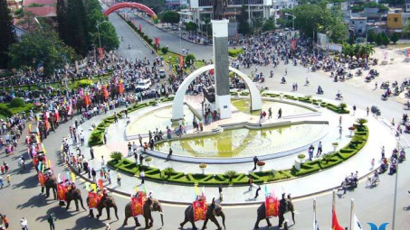 Các nhân tố quyết định đến năng lực cạnh tranh trong lĩnh vực khách sạn: Trường hợp của thành phố Buôn Ma Thuột, tỉnh Đắk Lắk