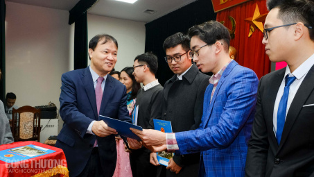 Bộ Công Thương trao quyết định bổ nhiệm 89 tân công chức