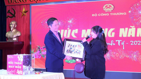 Bộ Công Thương tràn đầy năng lượng đón xuân mới Canh Tý 2020