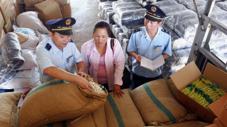 Phòng chống gian lận xuất xứ, chuyển tải hàng hóa bất hợp pháp tại Việt Nam