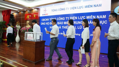 Điện lực miền Nam ủng hộ trên 3,6 tỷ đồng cùng đồng bào miền Trung khắc phục thiên tai