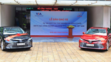 Bộ Công Thương - Toyota: Sẽ nghiên cứu hiệu quả vận hành của xe Hybrid tại Việt Nam