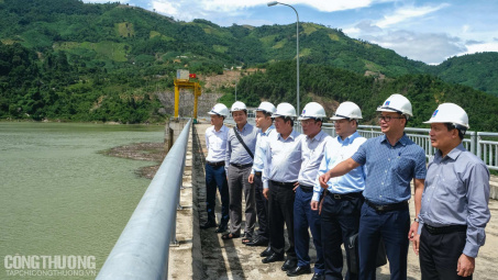 "Trong mọi tình huống, phải đảm bảo an toàn hạ du và công trình thủy điện!"