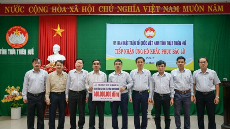 EVNNPT chia sẻ cùng nhân dân miền Trung khắc phục hậu quả mưa lũ