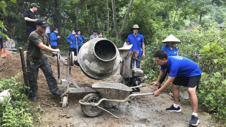 Đoàn Thanh niên Bộ Công Thương chung tay, hướng về bà con vùng lũ