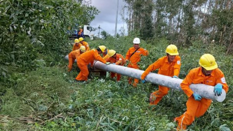 Khoảng 80% phụ tải tại Quảng Nam và Quảng Ngãi được khôi phục