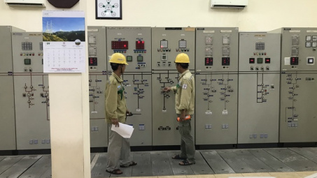 Đóng điện công trình thay dây siêu nhiệt ĐZ 220kV Bến Tre - Mỹ Tho
