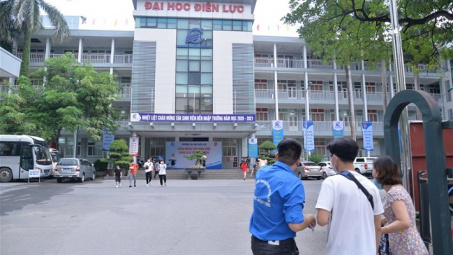 Đại học Điện lực tổ chức nhập học cho các tân sinh viên đầu tiên Khóa D15