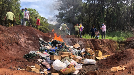 Tiêu hủy trên 1,3 tấn hàng hóa vi phạm tác động xấu đến sức khỏe