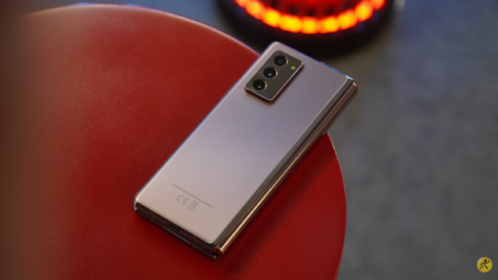 Samsung W21 5G hé lộ ngày ra mắt - Sắc vàng độc đáo, thiết kế ấn tượng