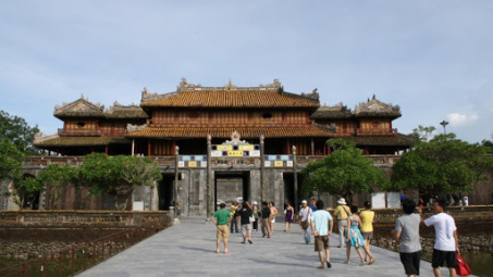 Một số giải pháp nhằm thu hút khách du lịch tới điểm đến Huế và Đà Nẵng