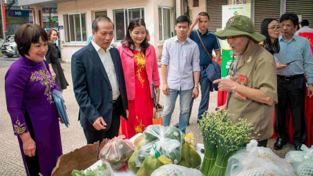 [Thời sự VTV1] Kết nối tiêu thụ hàng hóa nội địa, đẩy mạnh sản xuất