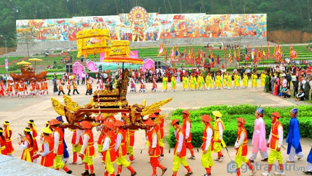 Truyền thống và hiện đại - Sân khấu hóa và bảo tồn bản sắc văn hóa trong du lịch