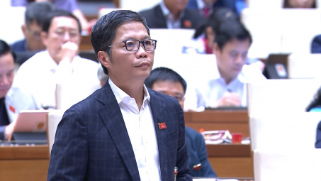 Bộ trưởng Trần Tuấn Anh báo cáo Quốc hội nhóm vấn đề về thủy điện và bảo vệ môi trường