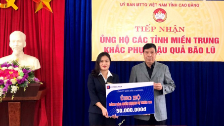 Các đơn vị thành viên Petrolimex hướng về miền Trung