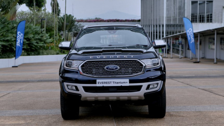 Ford Everest 2021 nâng cấp bất ngờ ra mắt