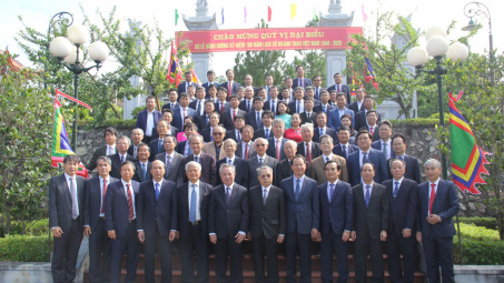 Lãnh đạo Tập đoàn TKV dâng hương tại Khu Di tích lịch sử địa điểm khai thác than đầu tiên của Việt Nam