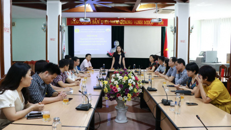 Công đoàn Cơ quan Tập đoàn TKV: Trao quà cho các tập thể, cá nhân nhân dịp Tháng Công nhân và tuyên dương các tập thể xuất sắc trong phòng chống dịch Covid-19