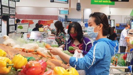 Saigon Co.op: Hệ thống siêu thị đầu tiên rầm rộ giảm giá hàng Tết, chiết khấu mạnh cho đơn hàng giỏ quà đặt sớm