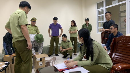 Triệt phá vụ kinh doanh thuốc lá điện tử lớn nhất từ trước đến nay