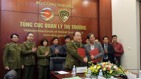 Bắt tay, chống hàng giả trong ngành giấy và bột giấy