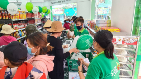 Co.op Food đồng loạt khai trương 8 cửa hàng thực phẩm