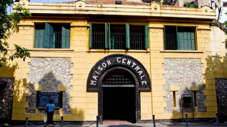 Trải nghiệm du lịch đêm tại di tích Nhà tù Hỏa Lò