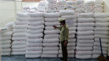 Thu giữ gần 15 tấn hạt nhựa POLIMAXX không hóa đơn, chứng từ