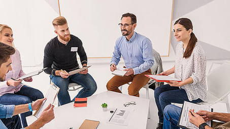 Using role-play to enhance the oral communication performance of non-English major freshmen at Van Lang University