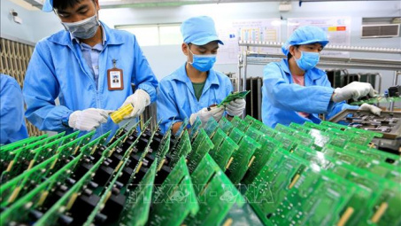 Năng lực cạnh tranh ngành sản xuất thiết bị điện