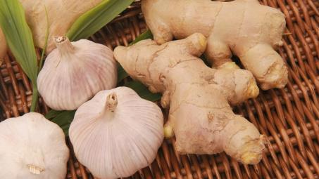 Giá hành, tỏi, gừng trong nước và khắp thế giới tăng vọt vì Covid-19