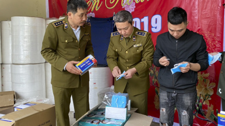 [Sốc] Sản xuất khẩu trang kháng khuẩn bằng giấy vệ sinh!