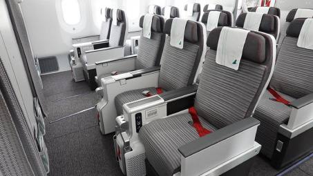 “Vũ khí bí mật” bảo vệ chất lượng không khí sạch ngang phòng phẫu thuật trên khoang máy bay