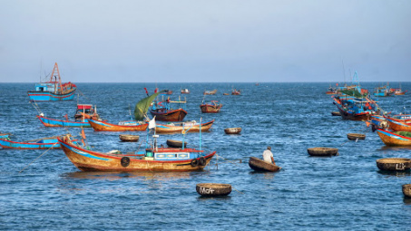 Hoàn thiện pháp luật và tăng cường gia nhập các Công ước quốc tế về bảo vệ môi trường biển ở Việt Nam