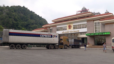 Xuất hàng qua cửa khẩu Tân Thanh: Bộ Công Thương khuyến cáo doanh nghiệp chủ động điều tiết đưa hàng