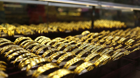 Giá vàng ngày 24/2/2020 hướng đến ngưỡng 1.700 USD/ounce, dịch Covid-19 đang trở nên tồi tệ
