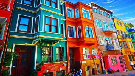 Chiêm ngưỡng những ngôi nhà có màu sắc rực rỡ nhất thế giới