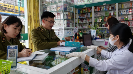 Xử phạt thêm 95 hiệu thuốc găm hàng, nâng giá bán khẩu trang
