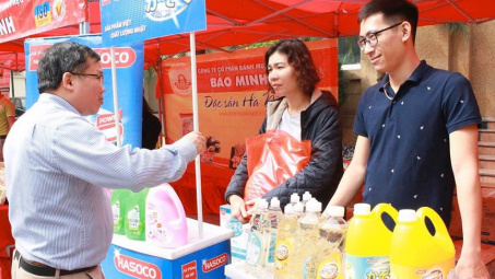 Công đoàn Hóa chất kêu gọi doanh nghiệp mua nước rửa tay sát khuẩn do ngành sản xuất cho người lao động