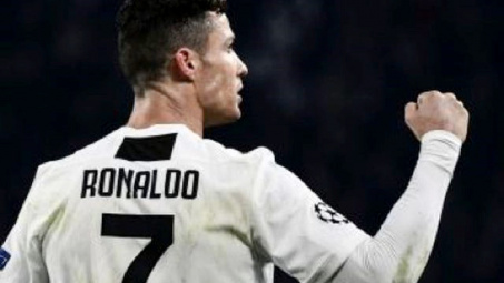 Cristiano Ronaldo – Ngôi sao giàu lòng trắc ẩn hay "Soái ca" của làng túc cầu giáo