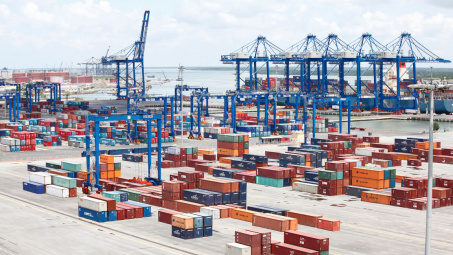 Tháng 2, Việt Nam xuất siêu 100 triệu USD