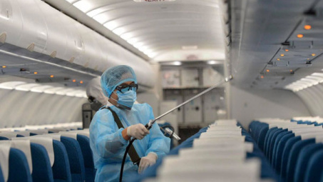 [Infographics] Thông báo khẩn về 8 chuyến bay có người mắc COVID-19