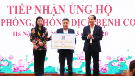 Petrolimex ủng hộ 3 tỷ đồng trang bị thiết bị y tế phòng chống Covid-19