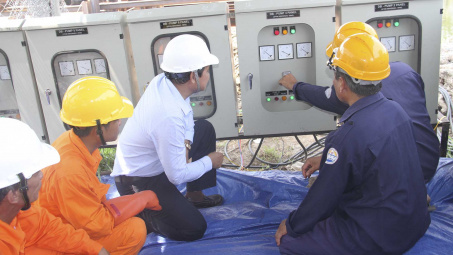 Ứng phó với hạn mặn, EVNSPC ưu tiên cấp điện cho bà con miền Tây