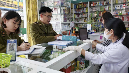 Xử phạt 18 vụ vi phạm về khẩu trang trong ngày 24/3