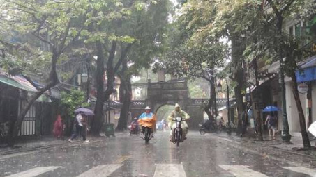 Thời tiết 27/3: Chiều và đêm trên cả nước có mưa rào và dông, cảnh báo lốc, sét, mưa đá ở một vài nơi