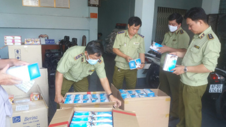 Xử lý 26 vụ vi phạm về khẩu trang trong ngày 26/3