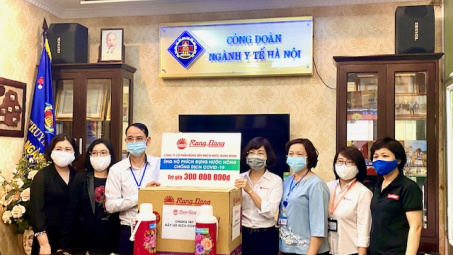Rạng Đông ủng hộ quà tặng trị giá 300 triệu đồng đến tuyến đầu chống dịch Covid-19