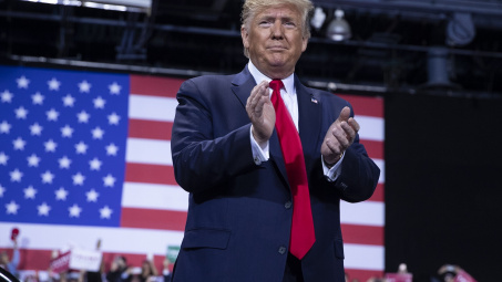 [Tin ảnh] Tổng thống Trump dự hội nghị cùng người nhiễm Covid-19